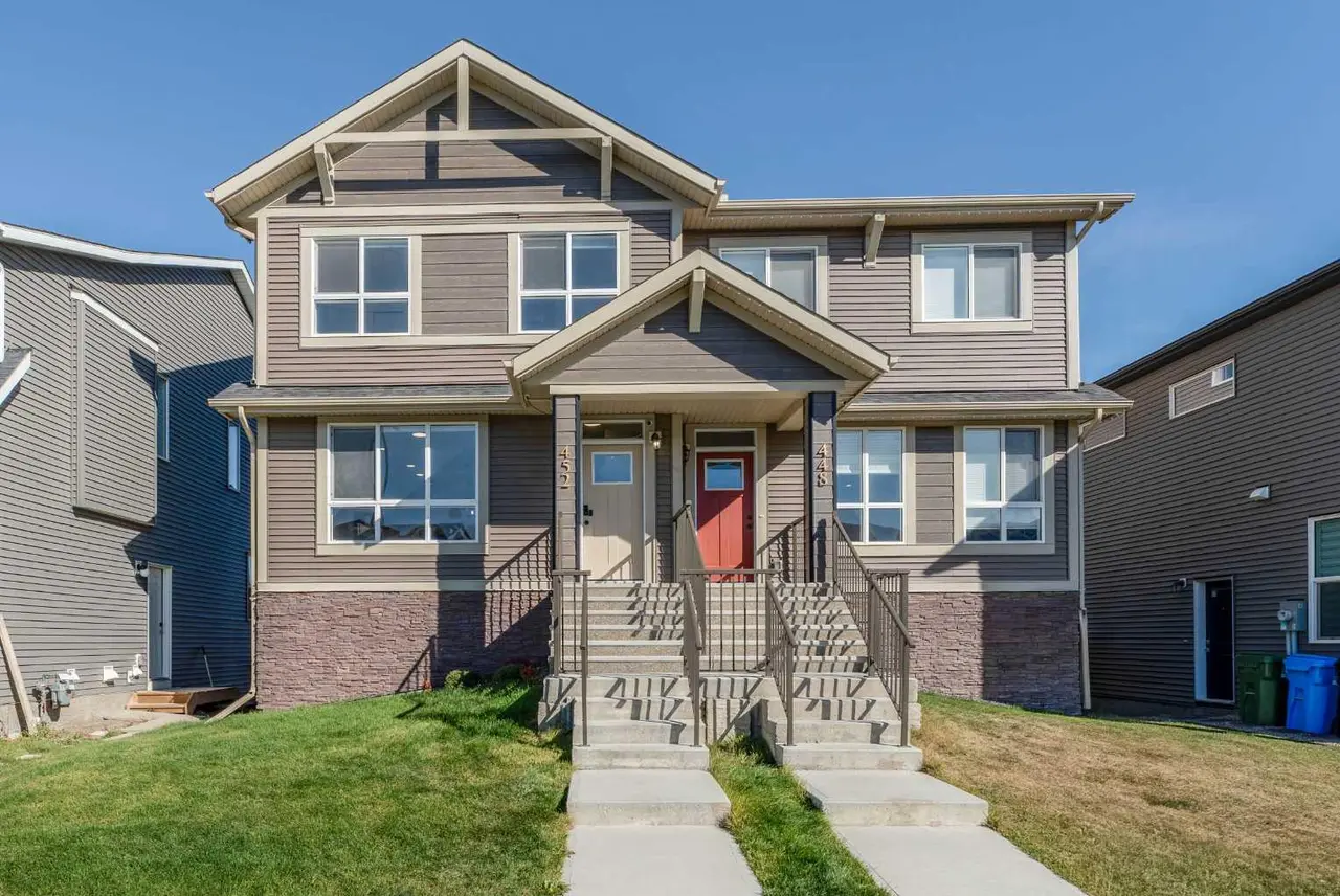 452 Tekarra Drive NW