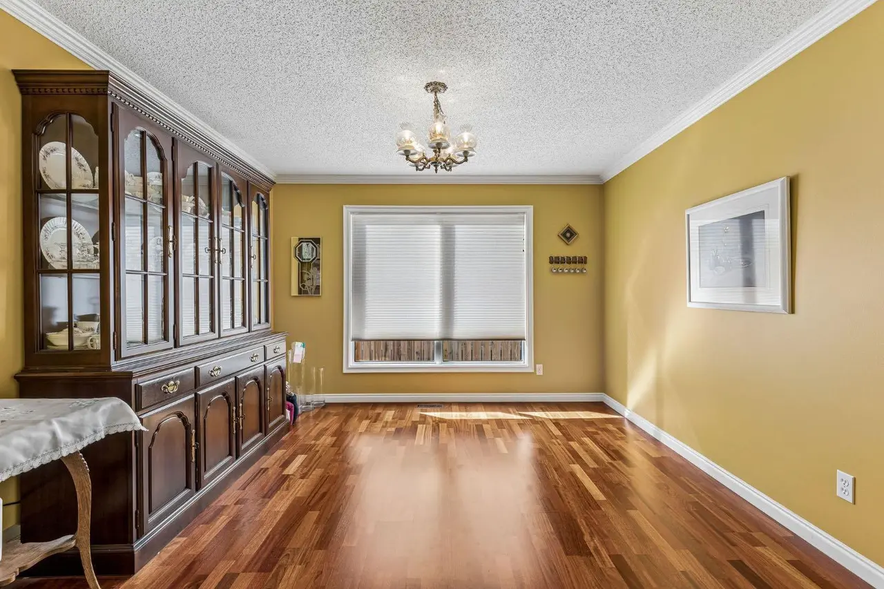 19 Woodbrook Road SW