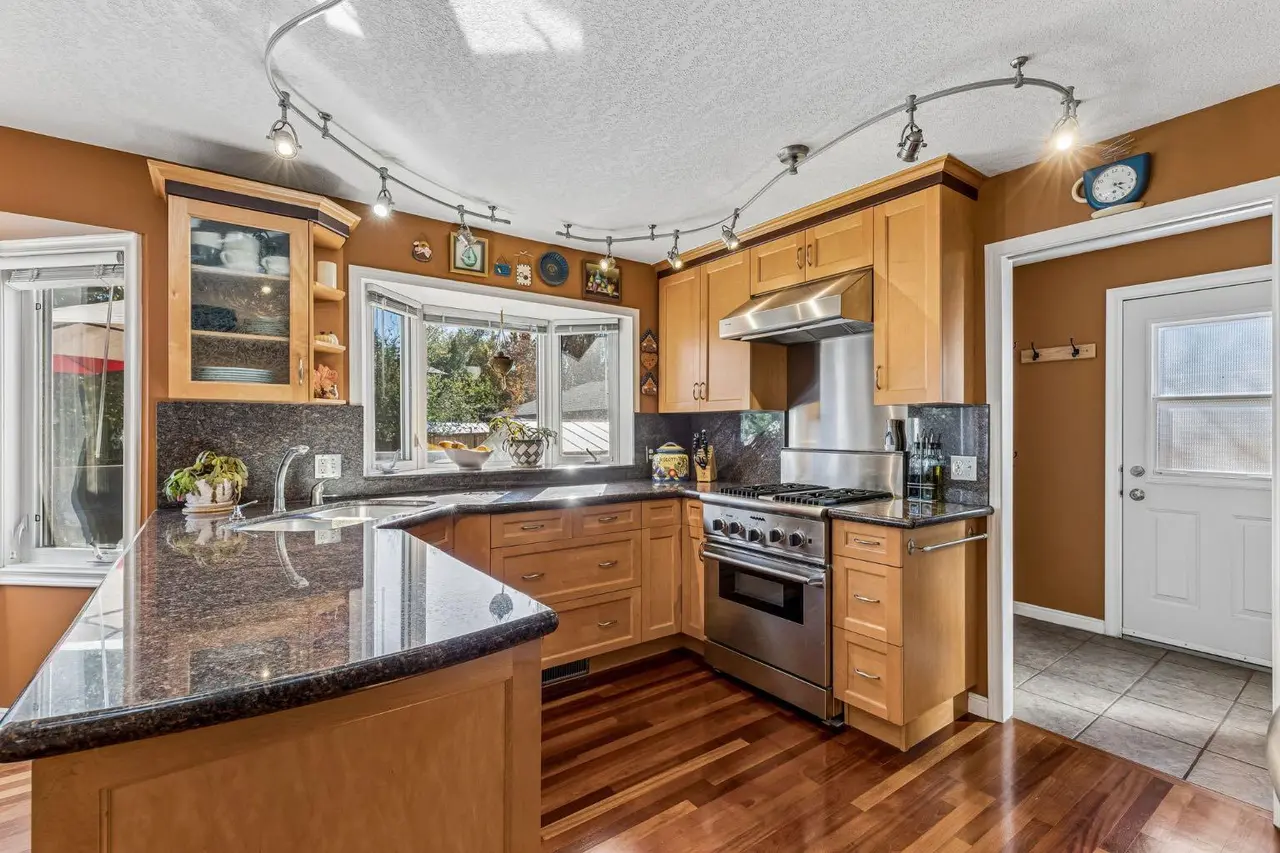 19 Woodbrook Road SW