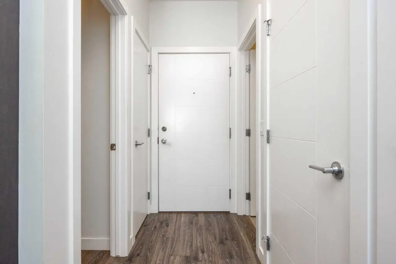 303, 4 Sage Hill Terrace NW