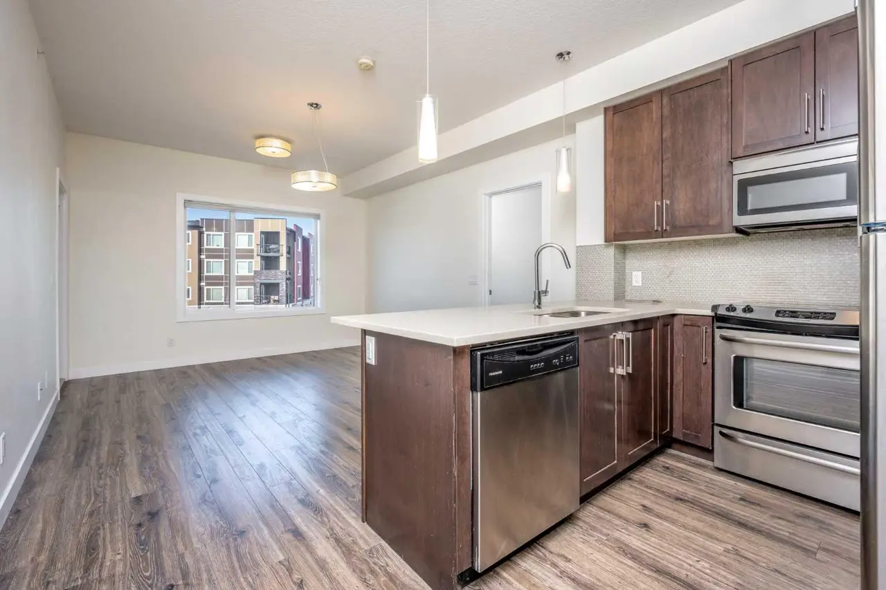 303, 4 Sage Hill Terrace NW