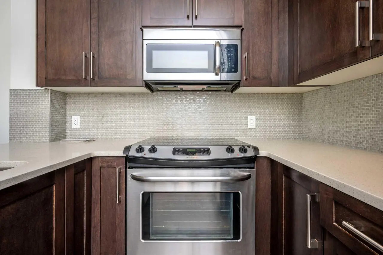 303, 4 Sage Hill Terrace NW