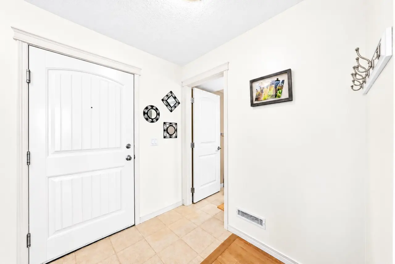 3312, 115 Prestwick Villas SE