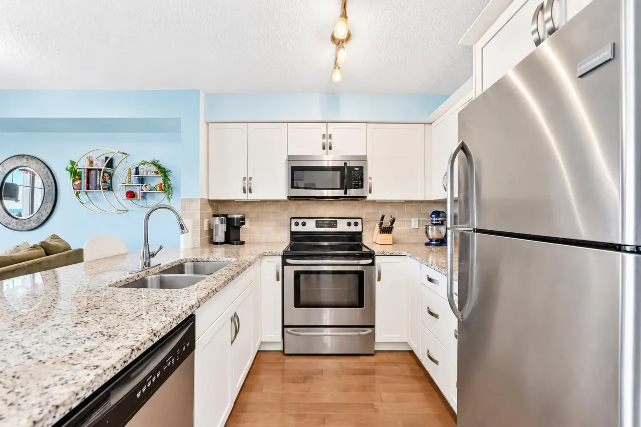 3312, 115 Prestwick Villas SE