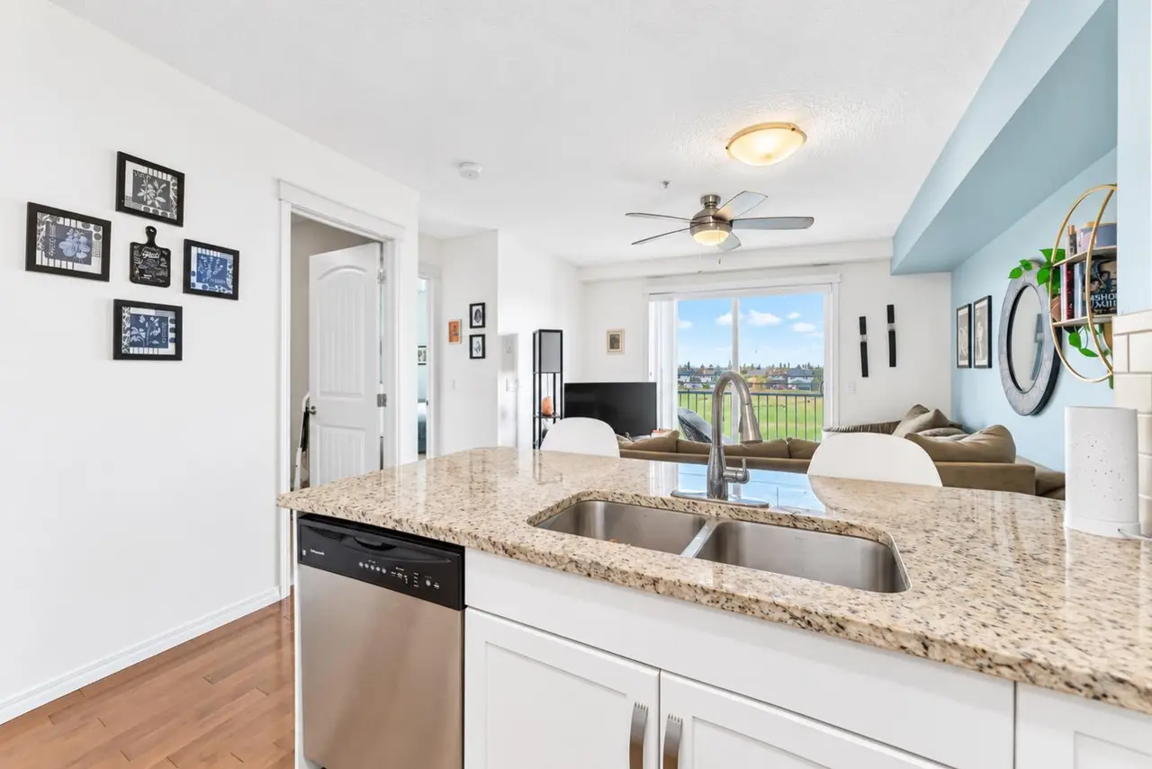 3312, 115 Prestwick Villas SE