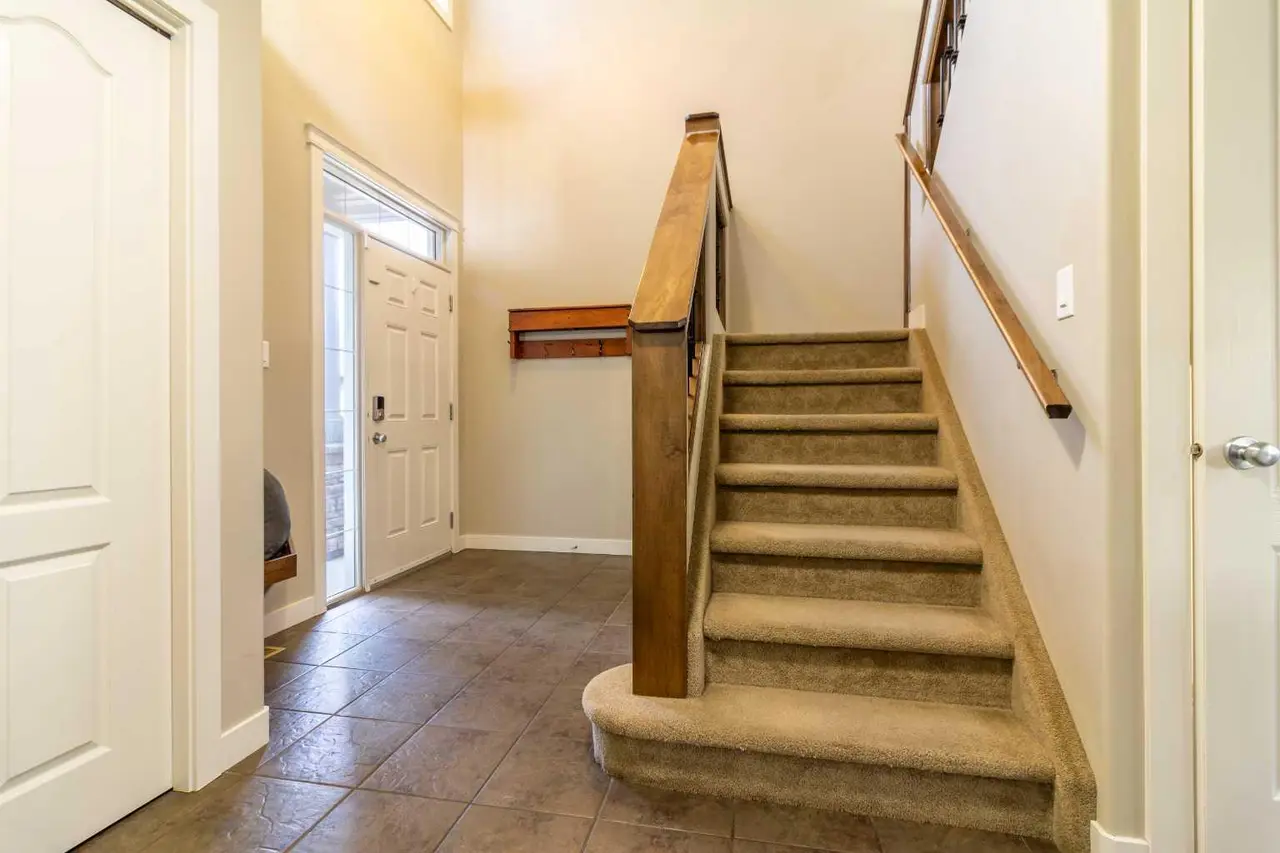 71 Coalbanks Gate W