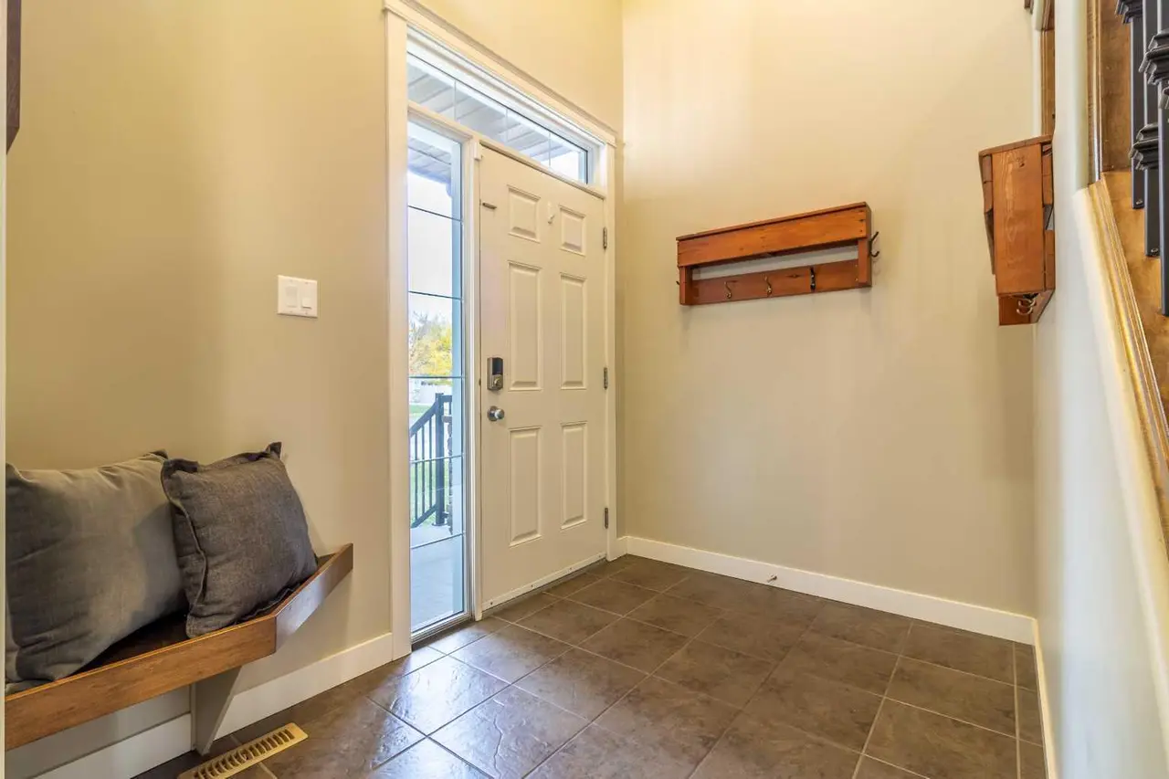 71 Coalbanks Gate W