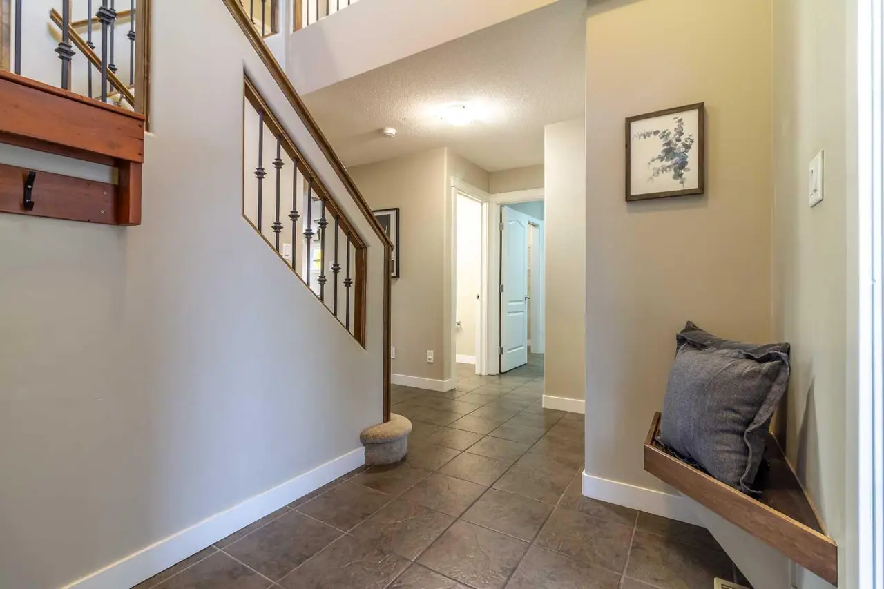 71 Coalbanks Gate W