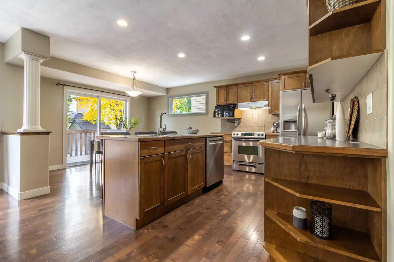 71 Coalbanks Gate W
