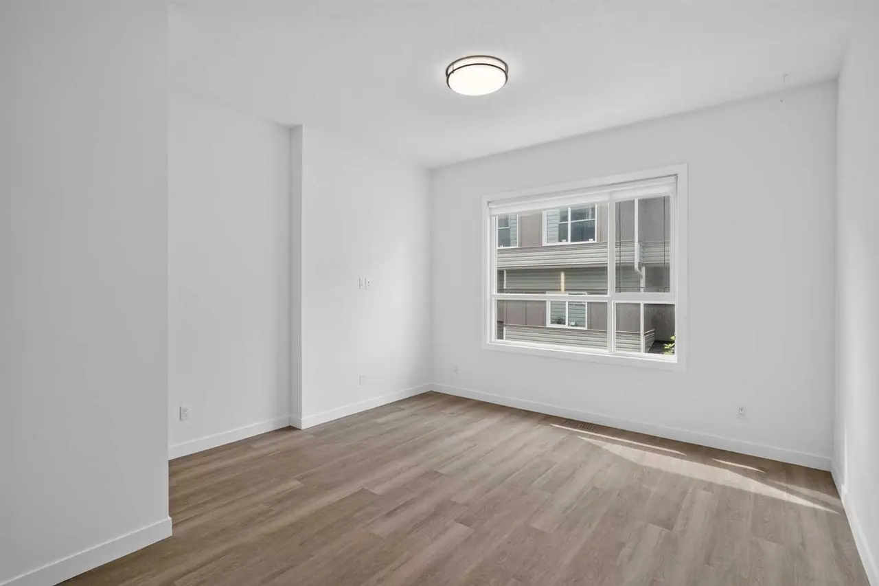 202, 101 Panatella Square NW