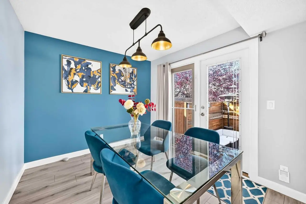 52 Cedargrove Road SW