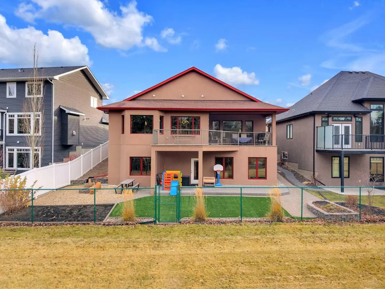 38 Grove Close 