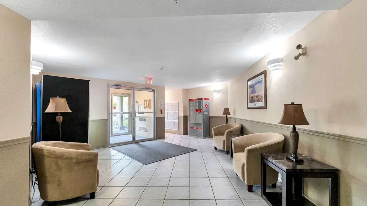 104, 245 Red Deer Drive SW