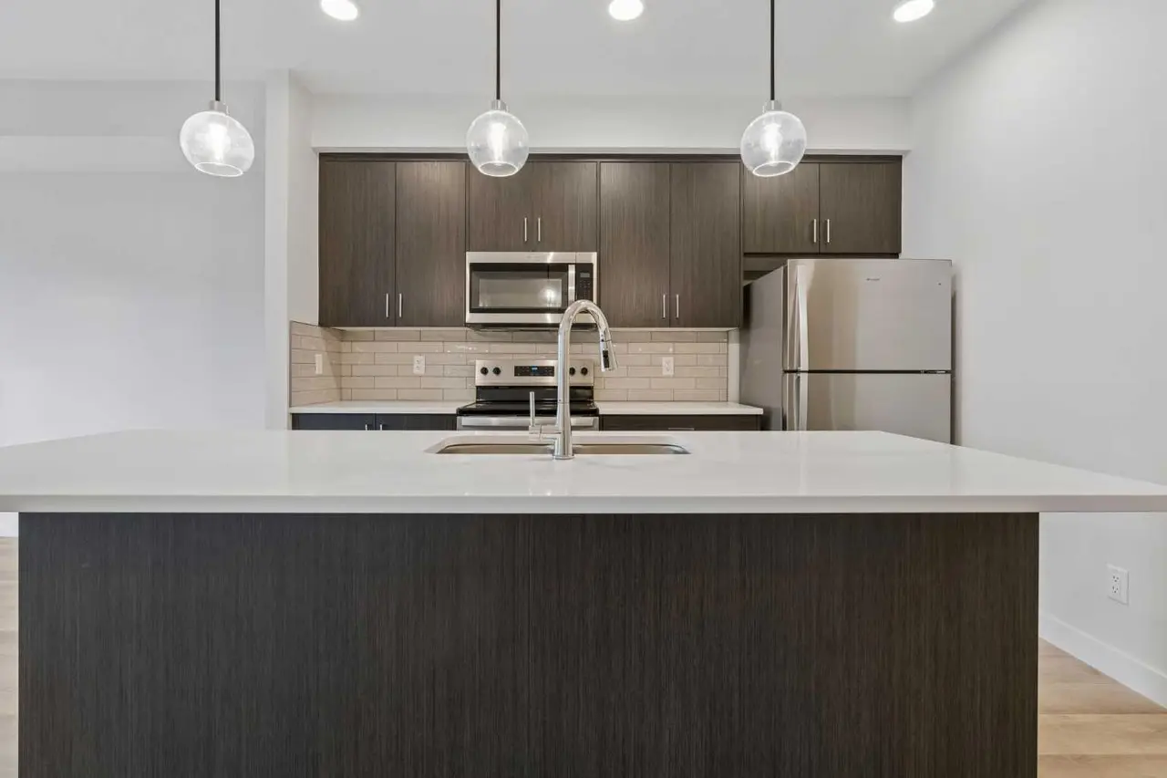 309, 655 Shawnee Square SW