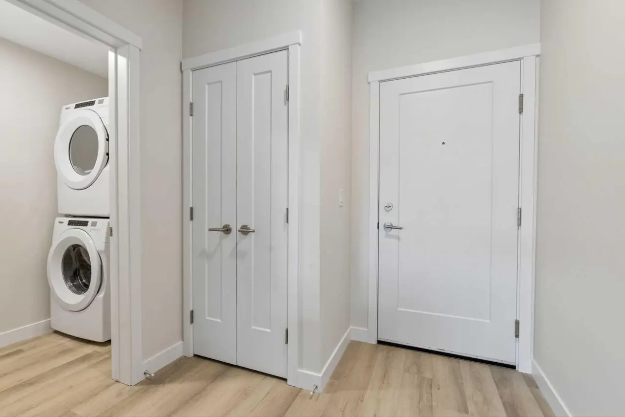 309, 655 Shawnee Square SW