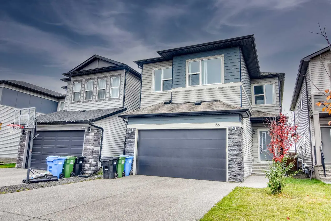 156 Savanna Way NE