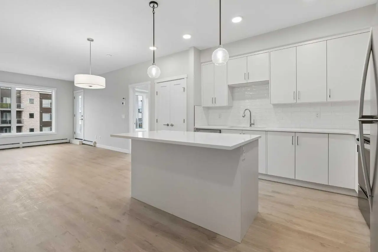 312, 655 Shawnee Square SW