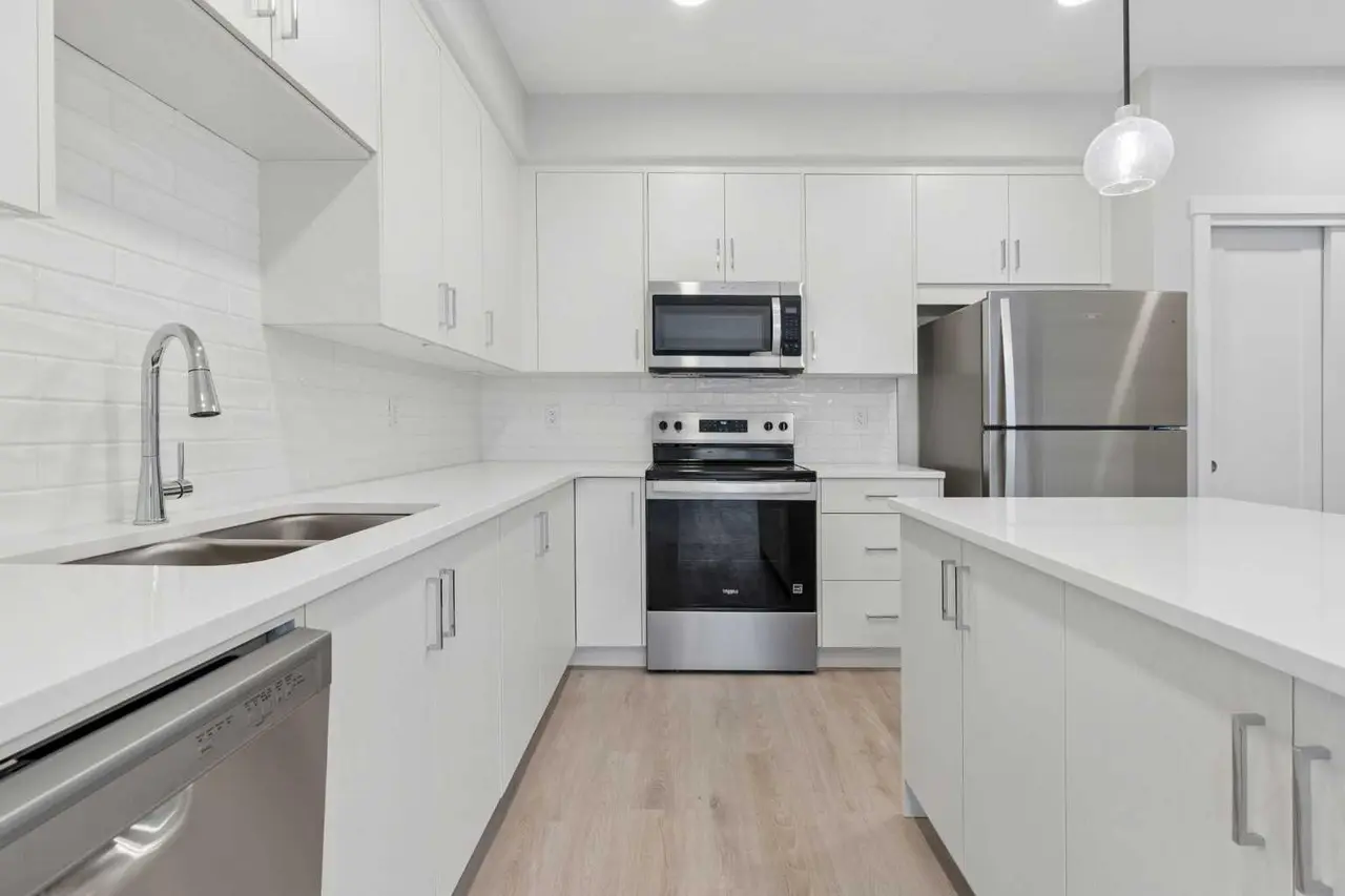 312, 655 Shawnee Square SW