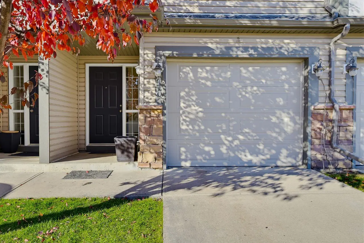 16 Eversyde Park SW