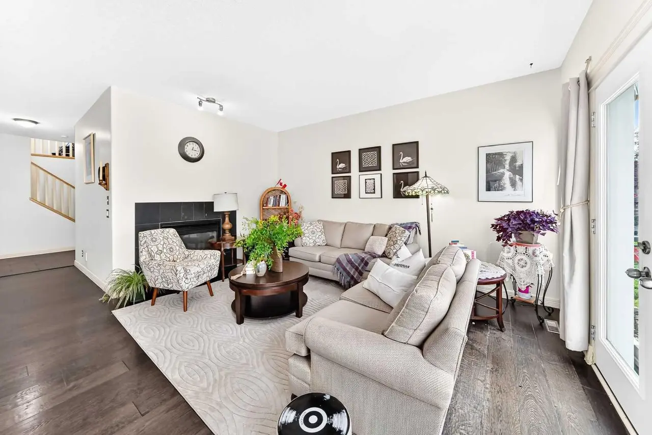 25 Discovery Ridge Hill SW