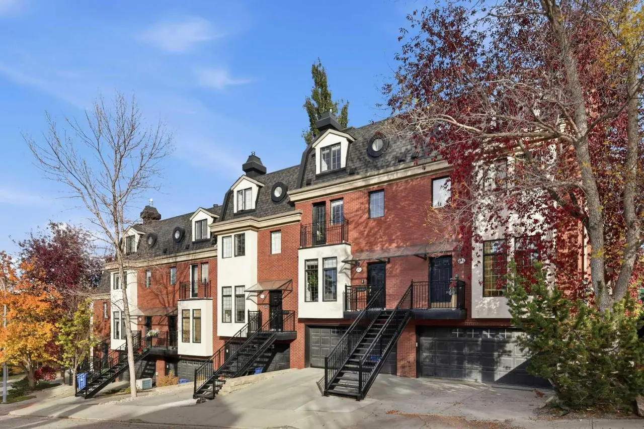 1908 10A Street SW