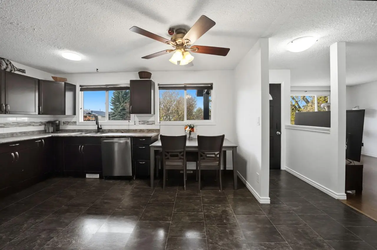 61 Chappel Drive 