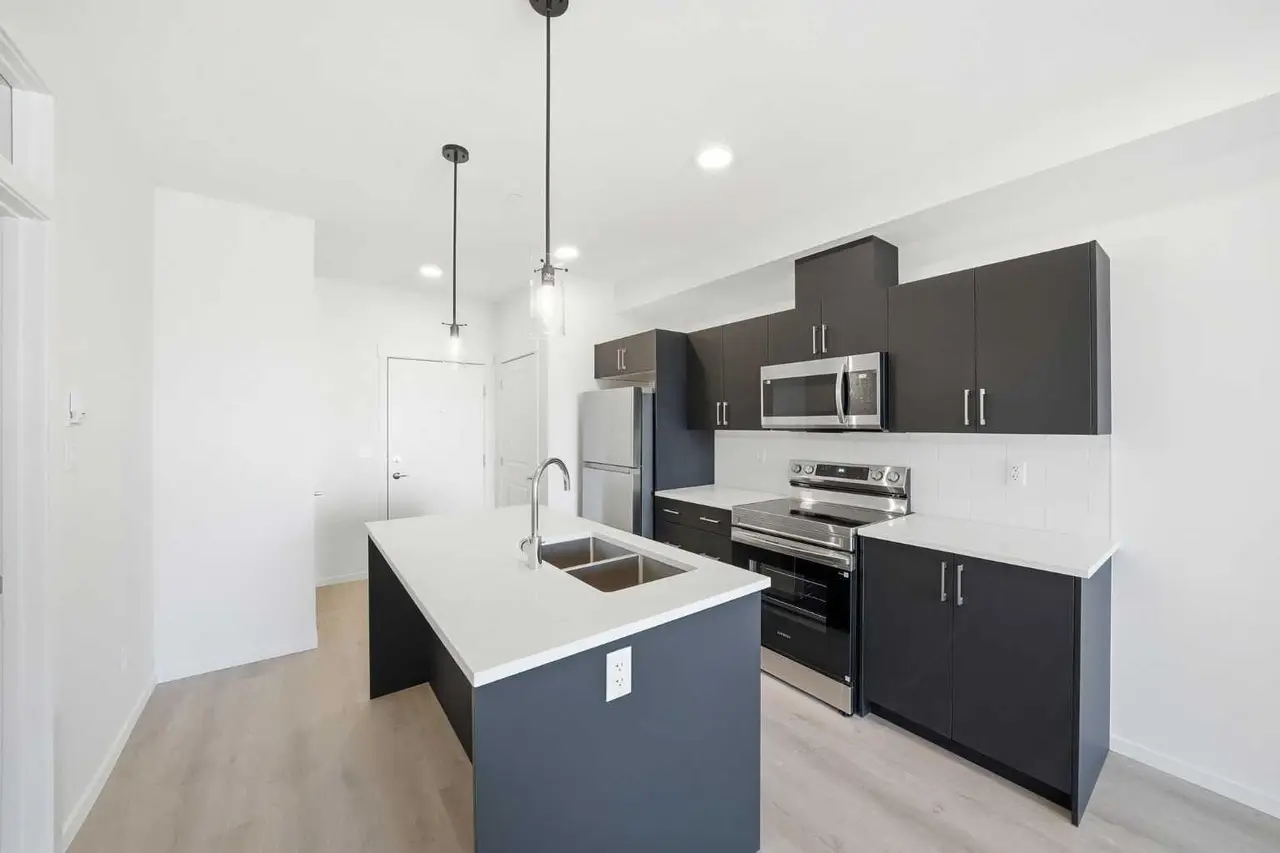 1105, 47 Creekview Gardens SW