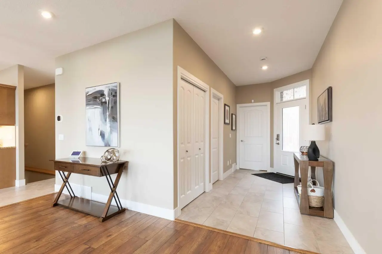 26 Palisades Lane NE