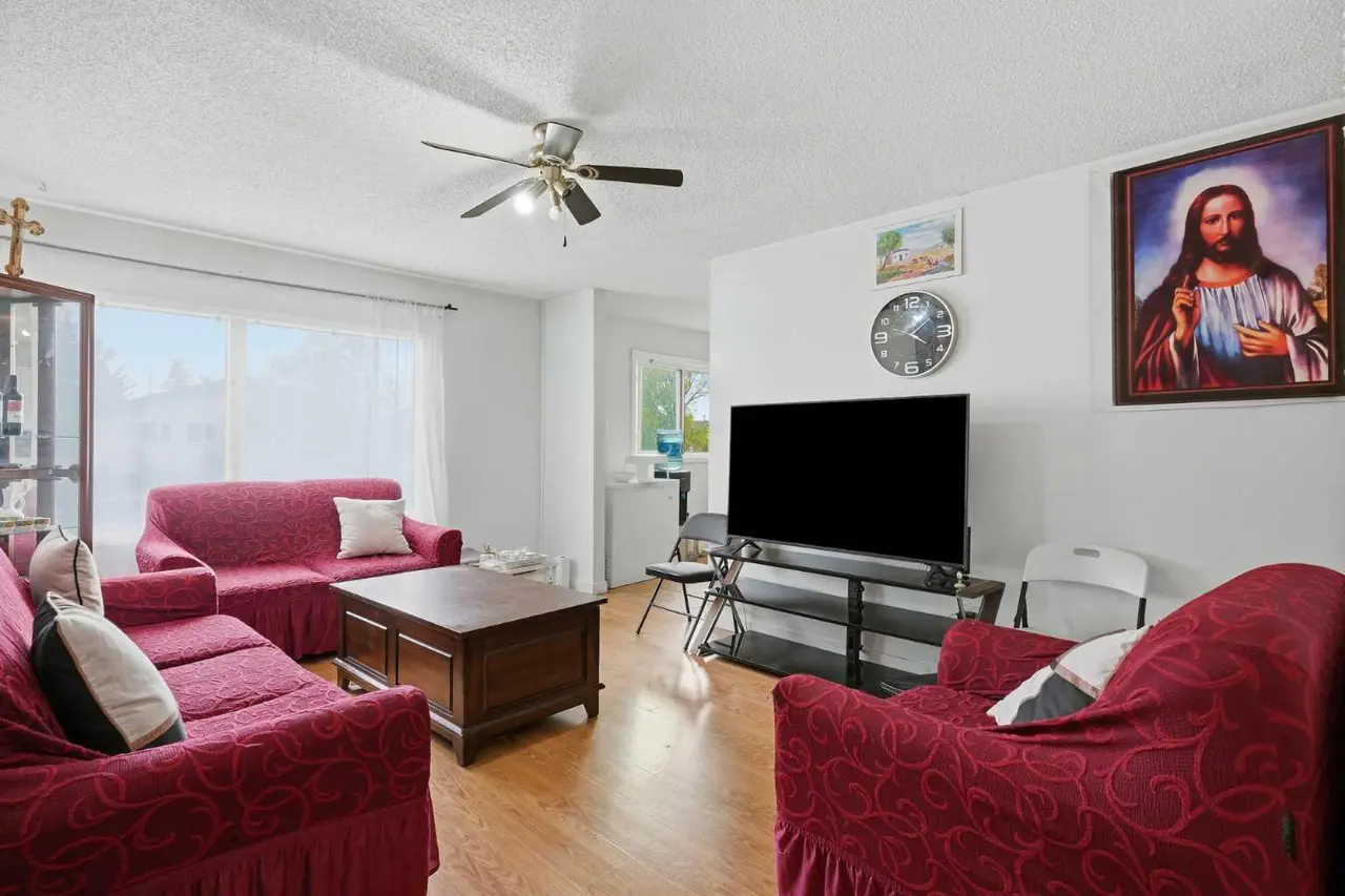 188 Maitland Drive NE