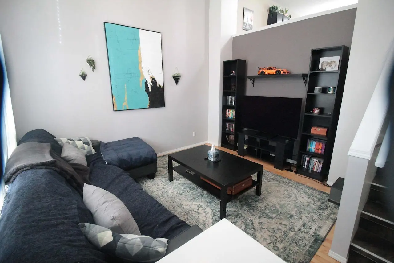 53 Tuscany Court NW