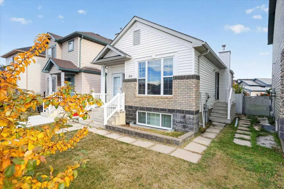 26 Saddlemead Way NE