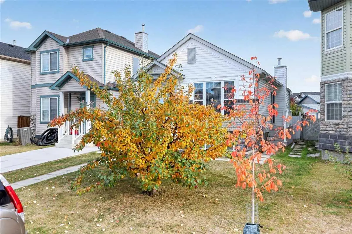26 Saddlemead Way NE
