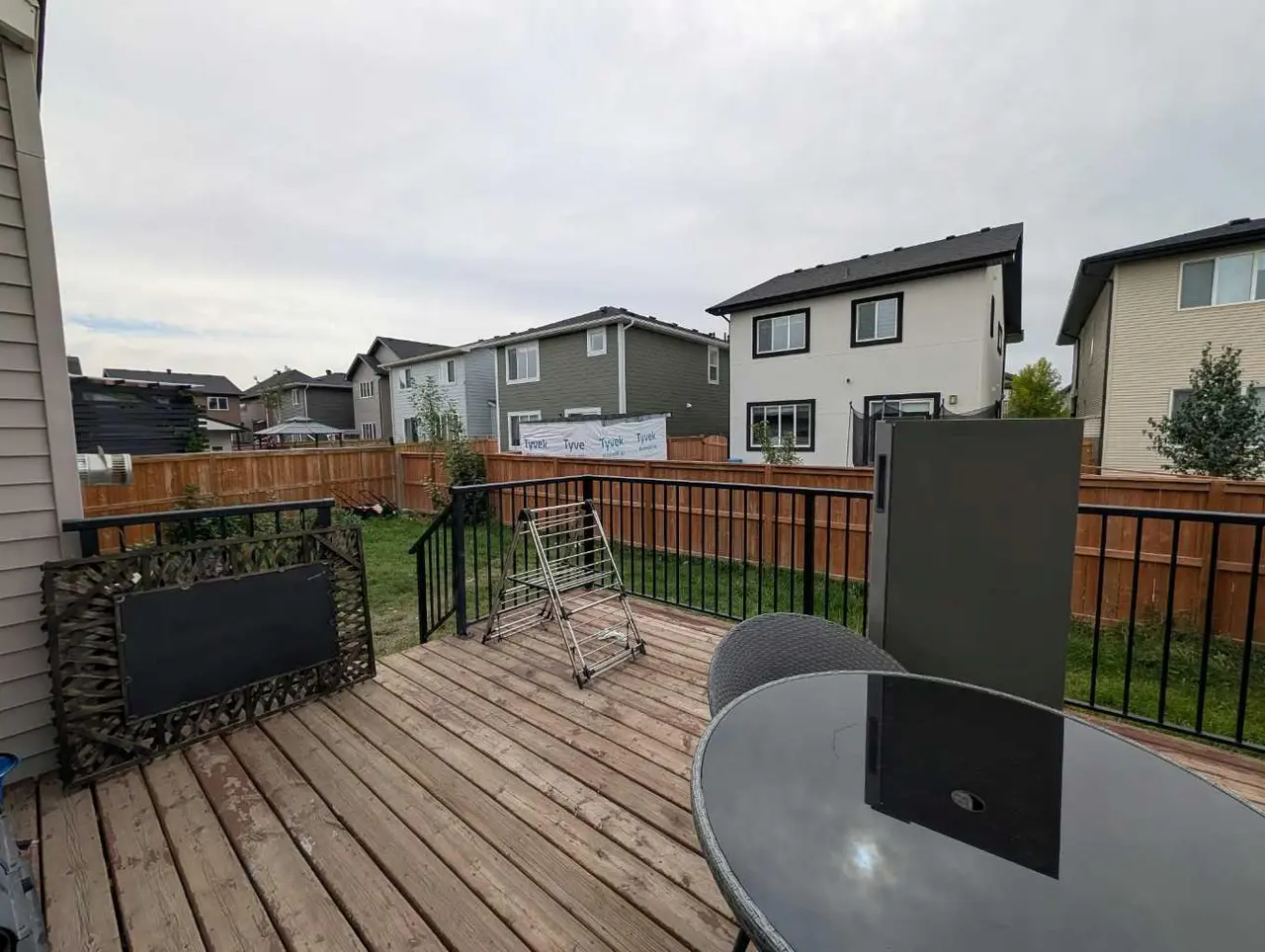 242 Savanna Close NE