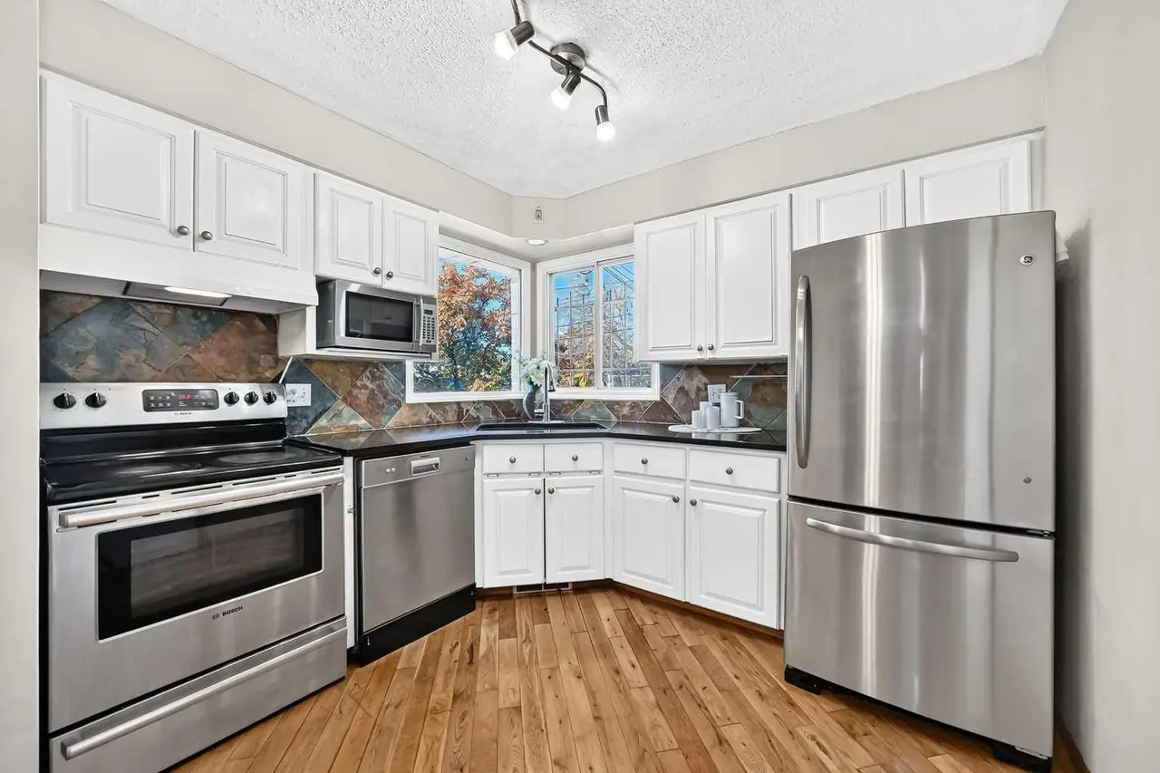 2208 Capitol Hill Crescent NW