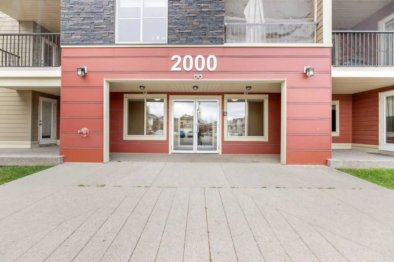 210, 15 Saddlestone Way NE