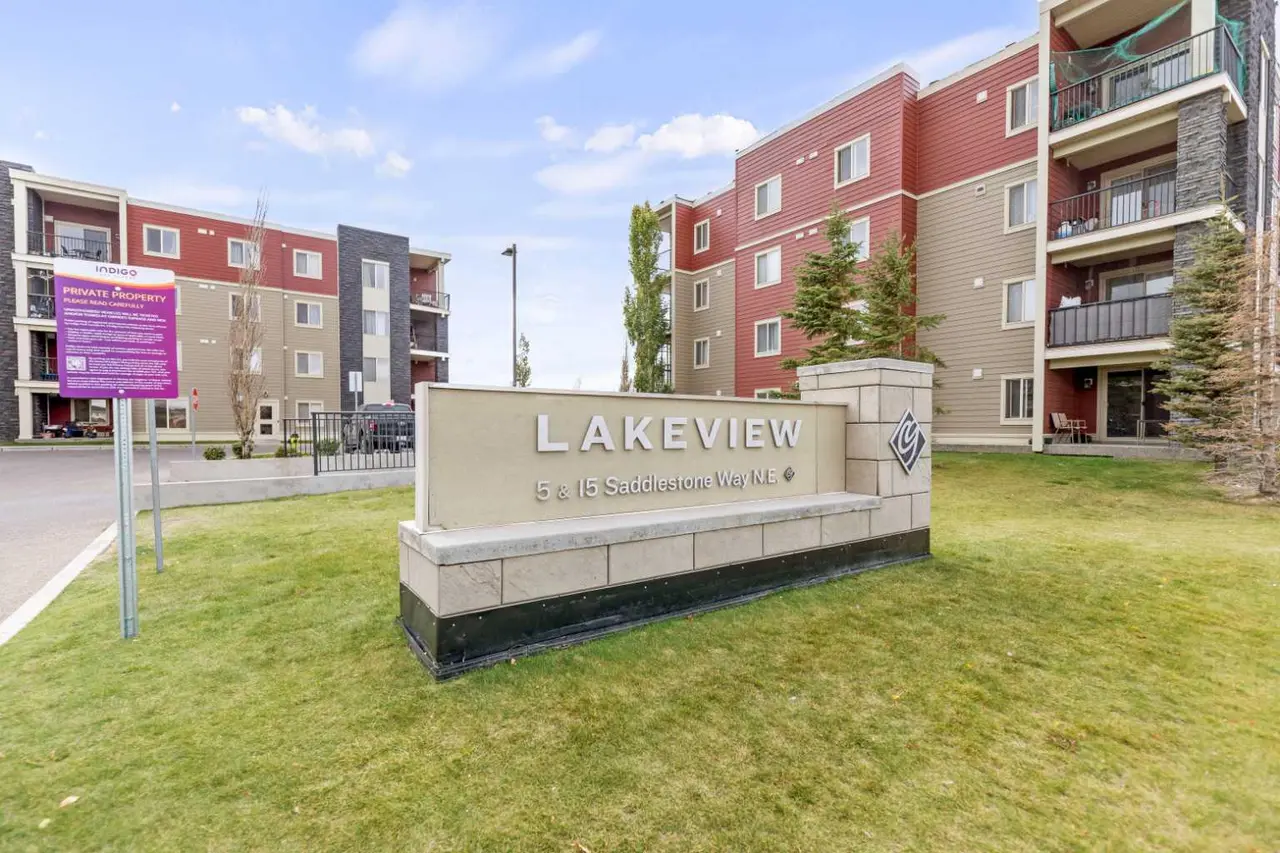 210, 15 Saddlestone Way NE