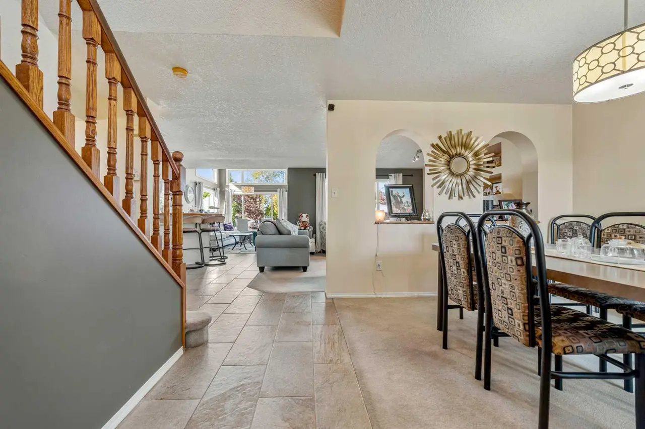 27 Fairmont Garden Road S