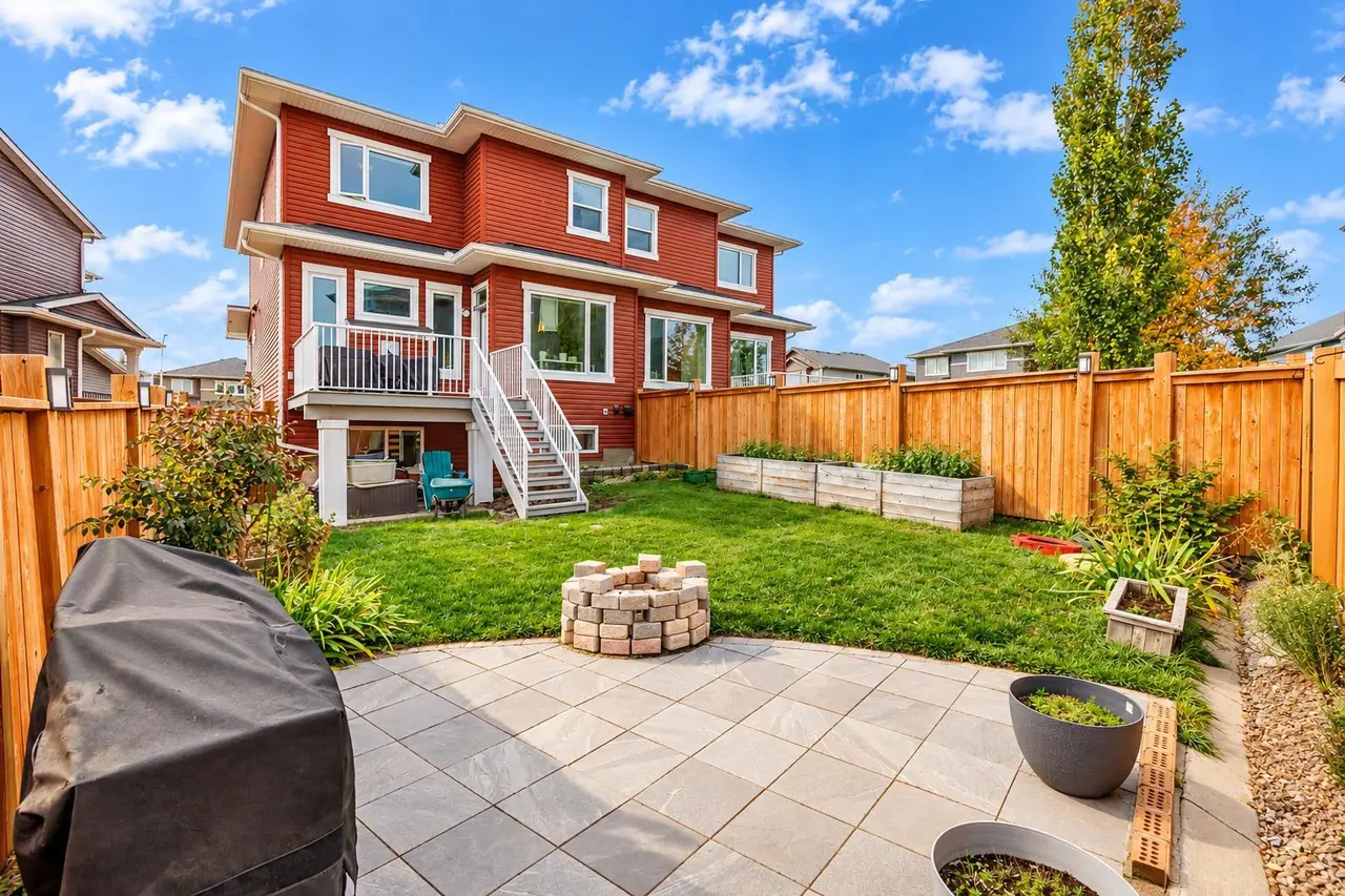 47 Evansglen Court NW