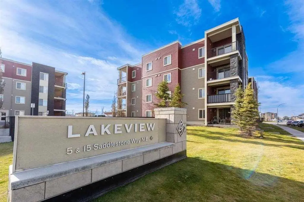 2212, 15 Saddlestone Way NE
