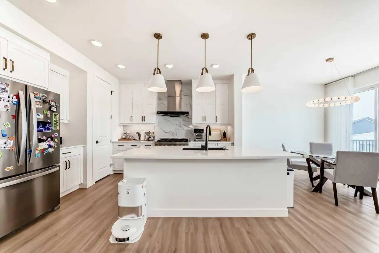 137 Verity Manor SW