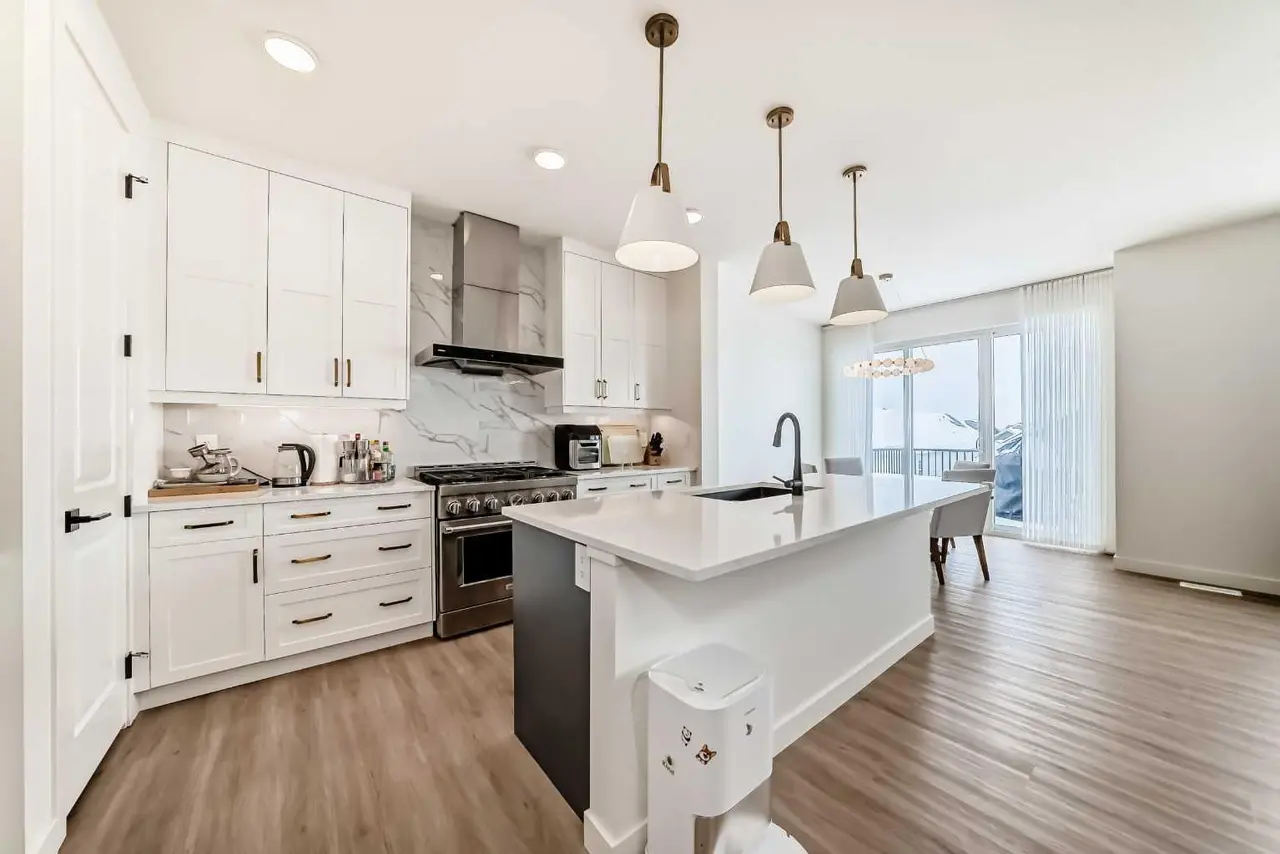 137 Verity Manor SW