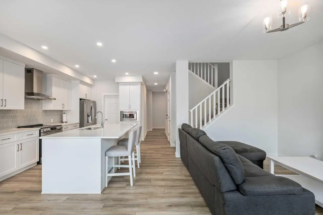 201 Creekstone Path SW