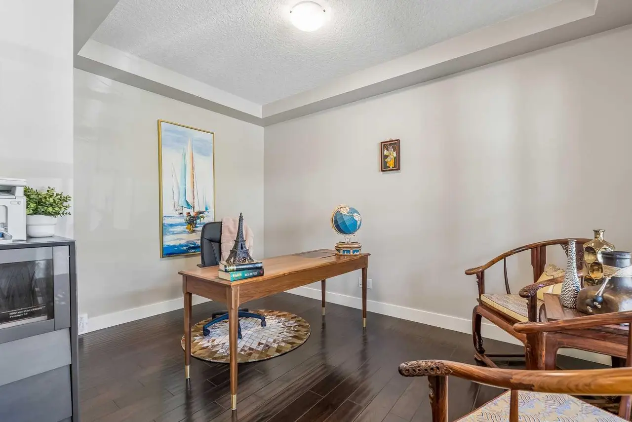 30 Ascot Crescent SW