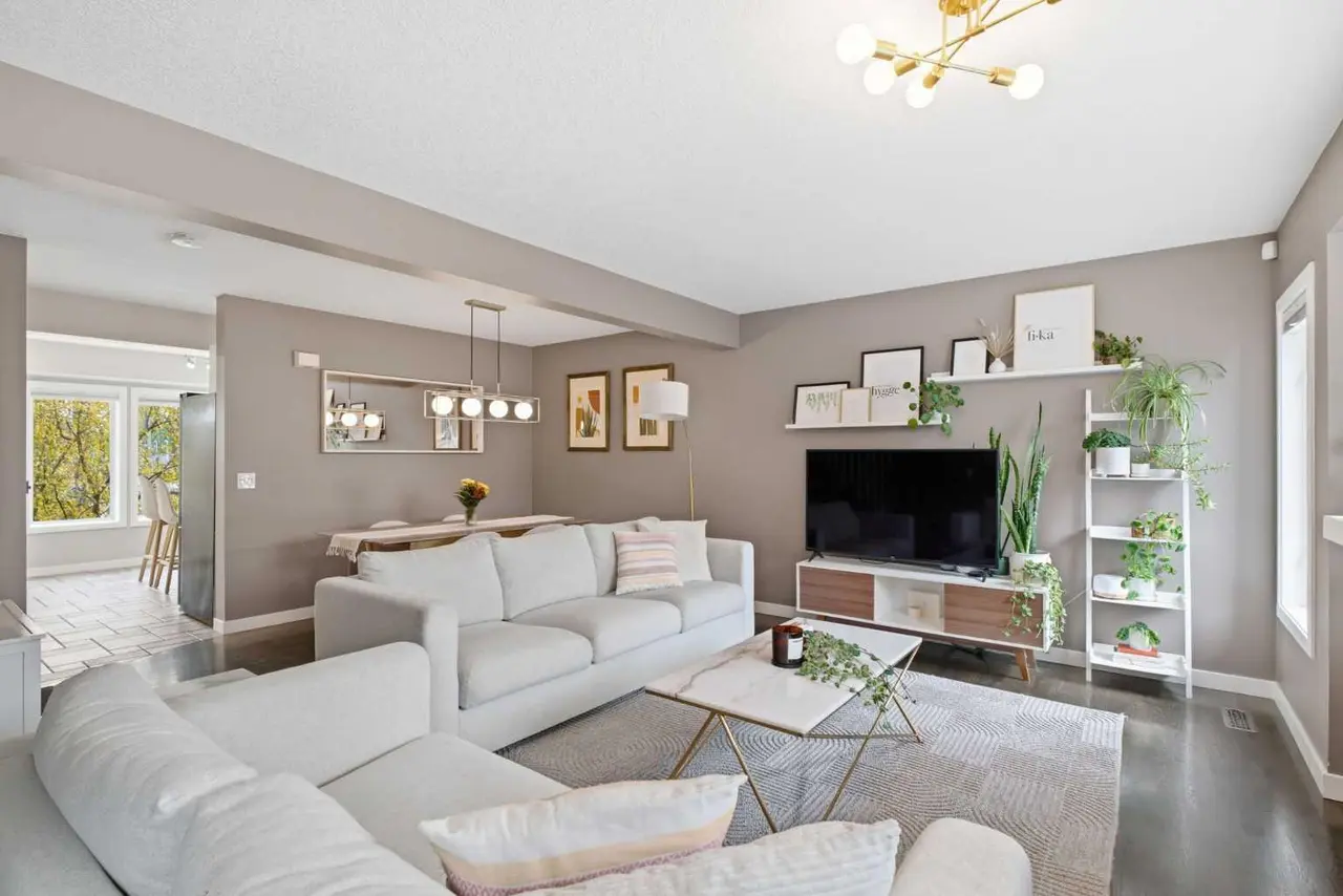 601 Regal Park NE