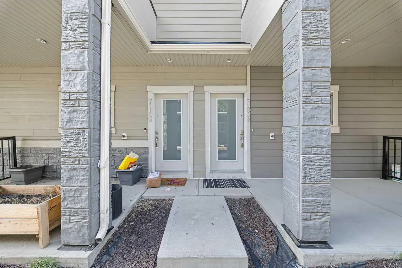708, 95 Skyview Close NE