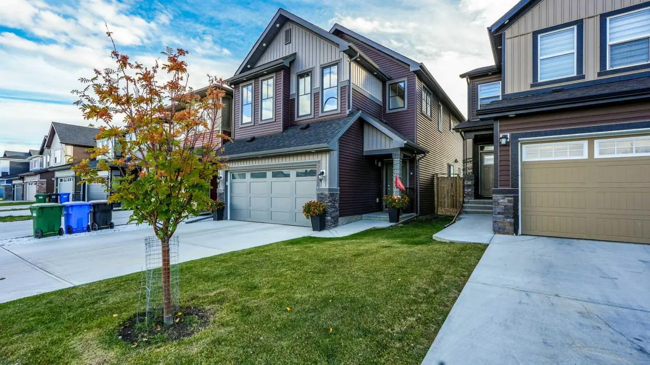 234 Carringsby Way NW