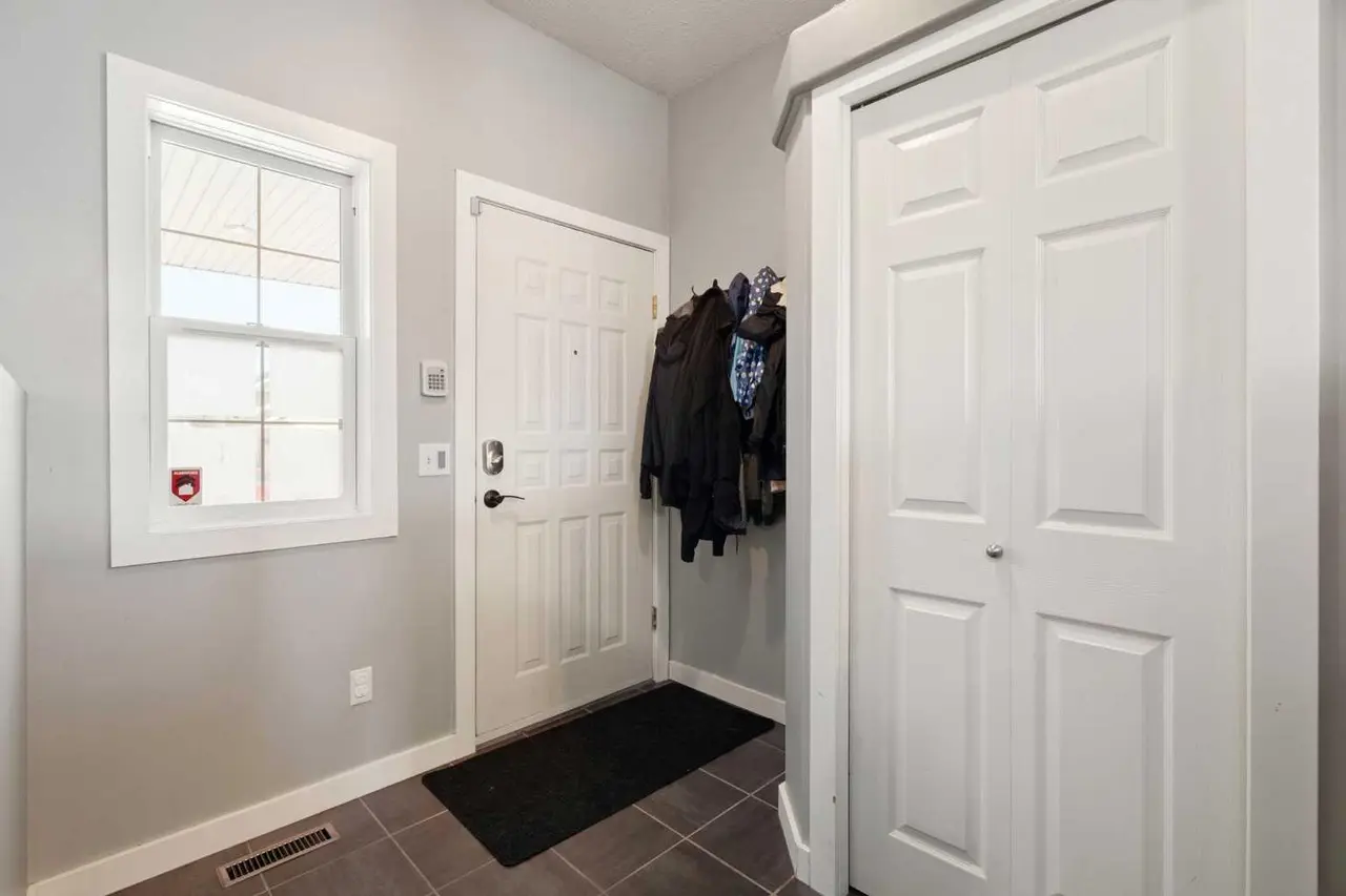 310 Coventry Road NE