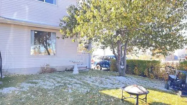44 Falwood Crescent NE
