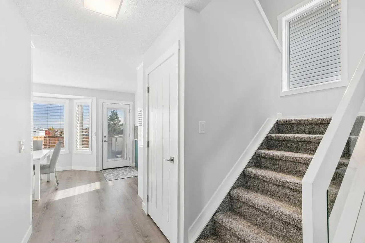2003 Country Hills Circle NW