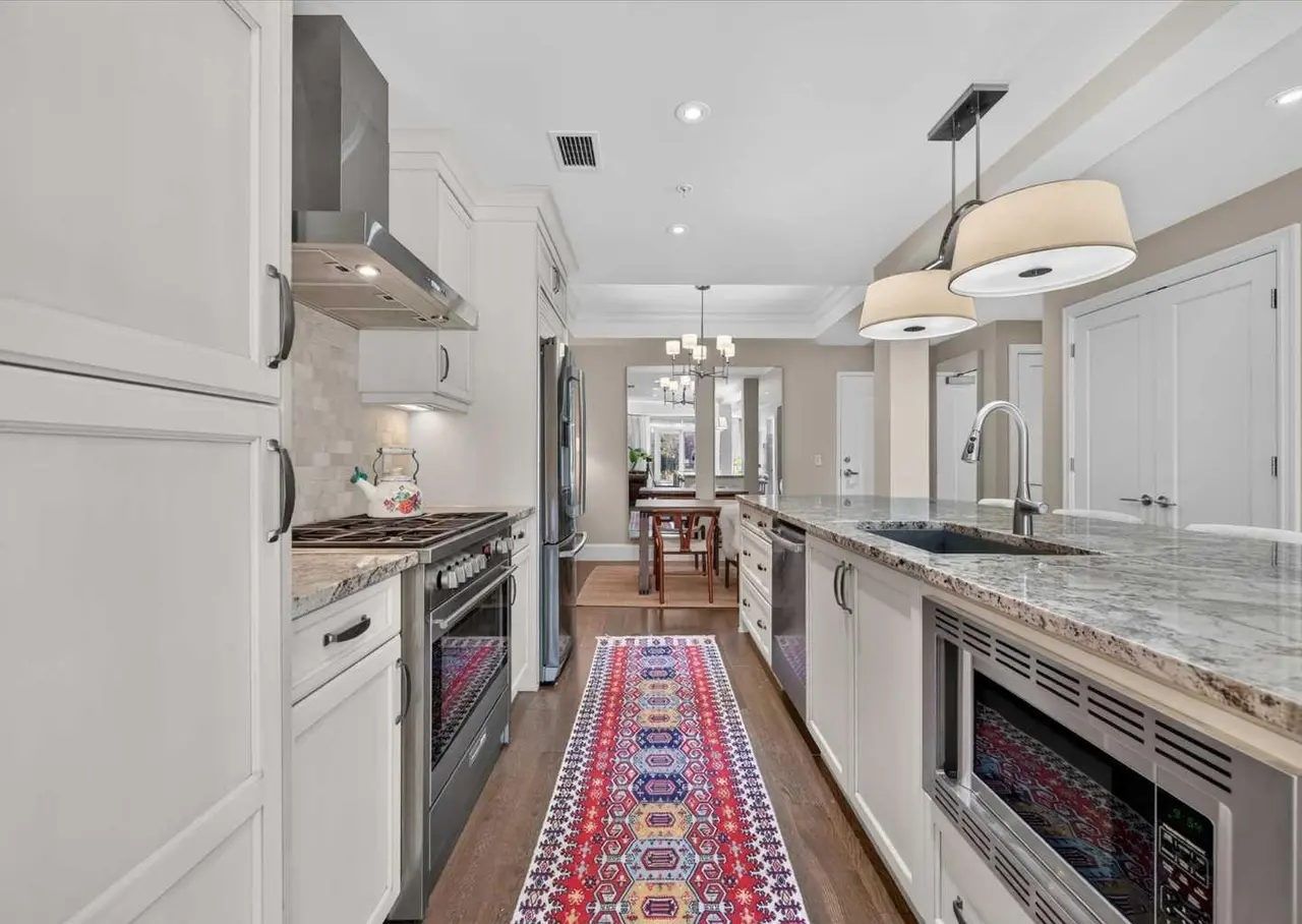 105, 211 Quarry Way SE